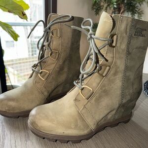 Sorel Women's Olive Lace-Up Boots